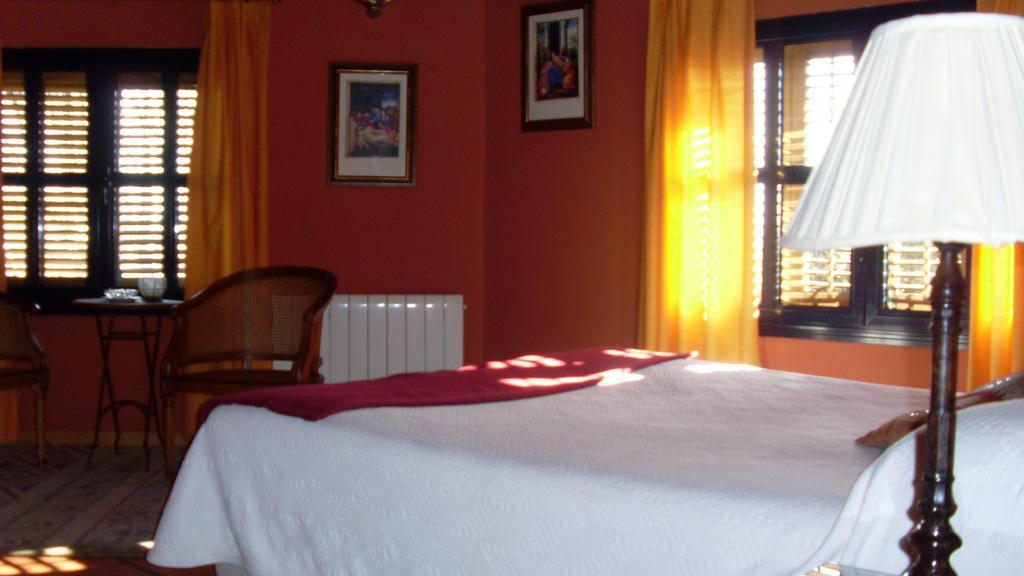 Sara De Ur Hotel 2*