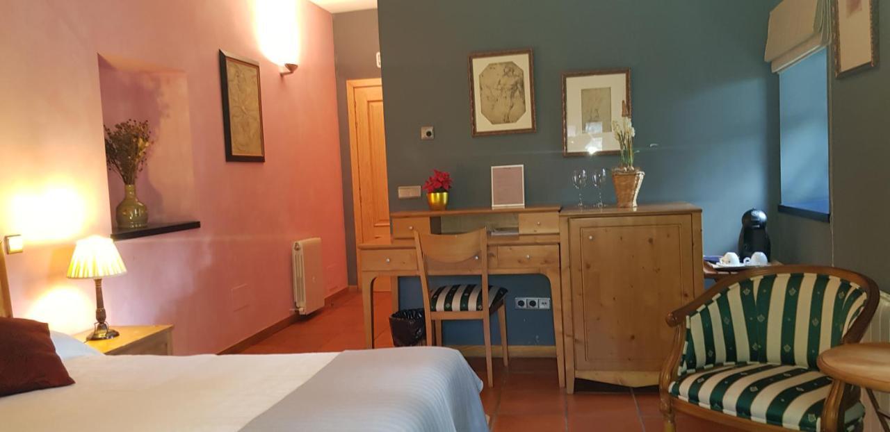 Hotel Sara De Ur 2*